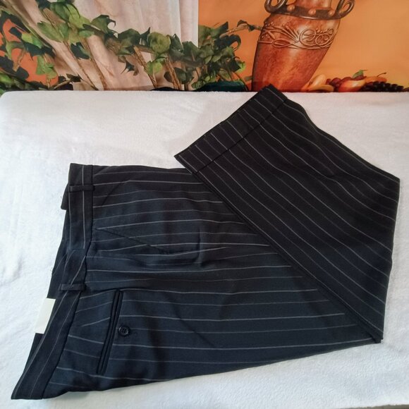 NWT: Van Heusen Size 14S Black & White Pinstripe Stretch Career Pants - Picture 4 of 6